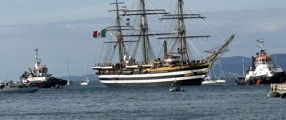 Jedrenjak Amerigo Vespucci