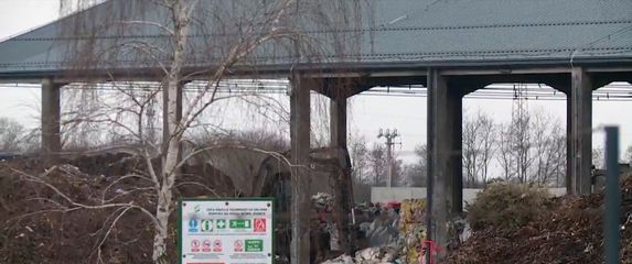 Nesnosan smrad digao na noge građane - 4