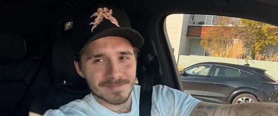 Brooklyn Beckham - 1