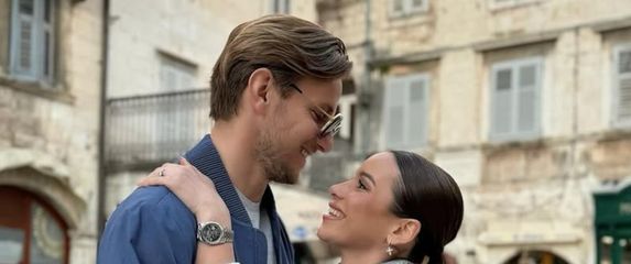 Raquel Mauri i Ivan Rakitić - 1