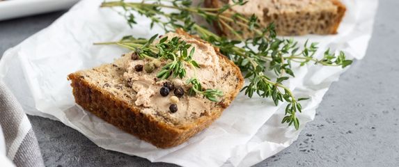 Domaća pileća pašteta