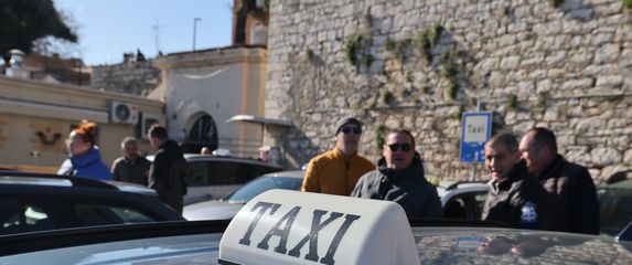 Prosvjed taksista u Zadru - 1