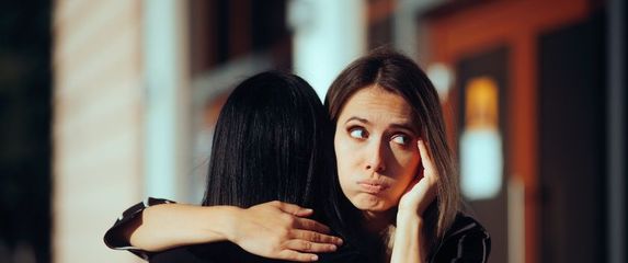 Naporna prijateljica