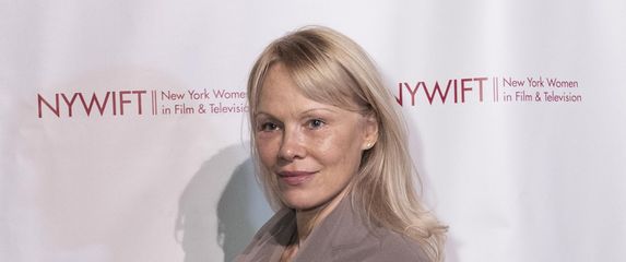 Pamela Anderson na dodjeli nagrada New York Women In Film And Television Muse Awards - 9