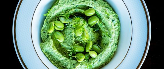 Zeleni humus od edamamea
