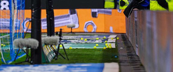 Teniske loptice na utakmici Bundeslige