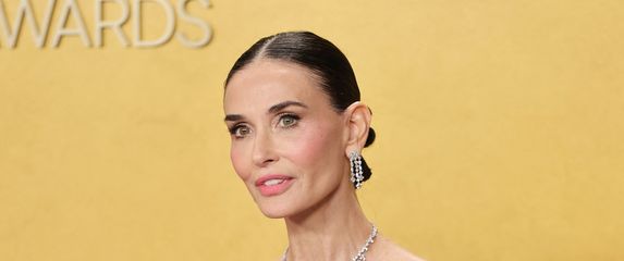 Demi Moore u haljini modne kuće Schiaparelli na dodjeli nagrada Actor Awards - 8
