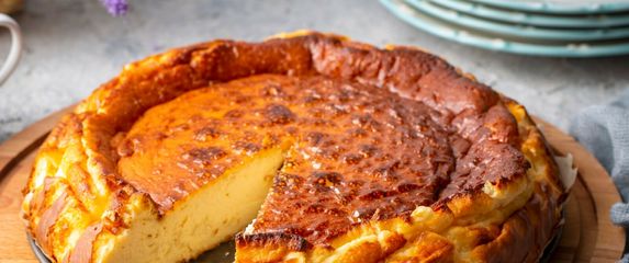 Kolač od jogurta ima okus poput cheesecakea