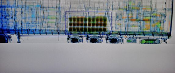 Carinski službenici spriječili pokušaj krijumčarenja plina - 1