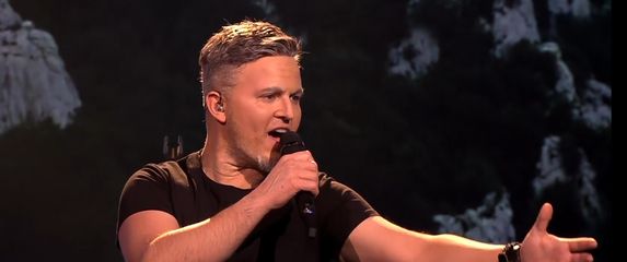 Sven Pocrnić kao Thompson