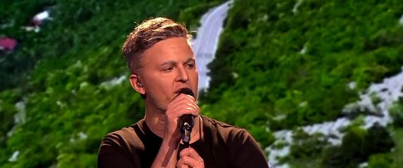 Sven Pocrnić kao Thompson