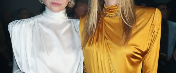 U modu se vraćaju bluze i haljine s podstavljenim ramenima