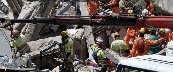 Urušio se starački dom u Brazilu