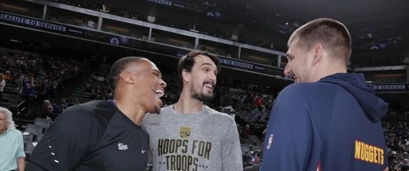 Dario Šarić i Nikola Jokić