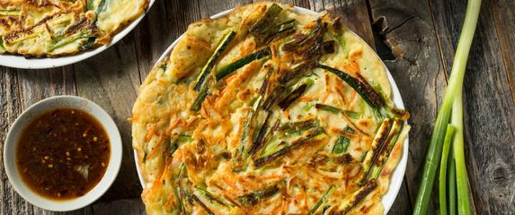 Kineske palačinke od mladog luka