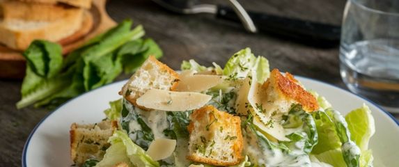 Prava Cezar salata