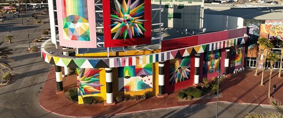 Mural Oasis u Primz Outletu u Nevadi