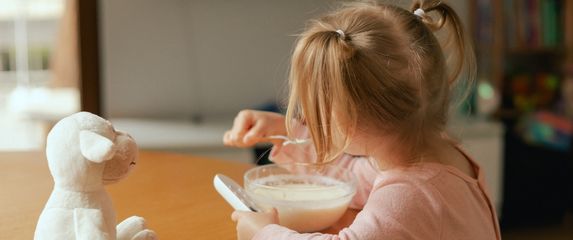 Djeci ekrani ne trebaju, ali ih privlače