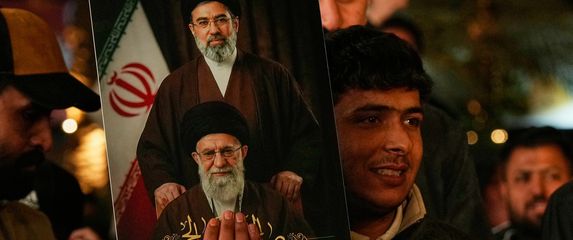 Podrška Modžtabu Hameneiju u Iraku