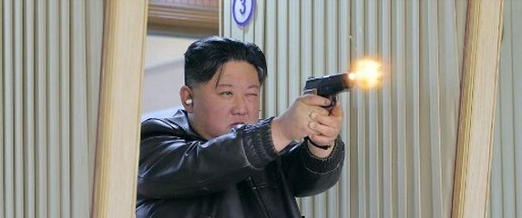 Kim Jong Un i njegova kći zajedno testirali oružje - 5
