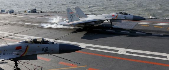 Kineski borbeni zrakoplov J-15