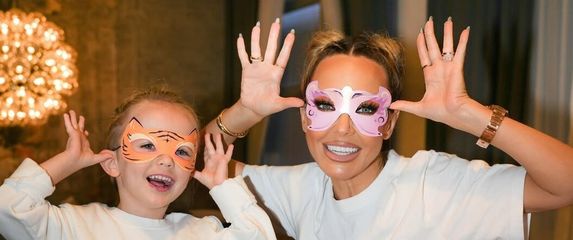 Bloom Tatarinov, Maja Šuput