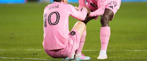 Lionel Messi i Allen Obando