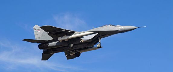 Srpski MIG s kineskim projektilom