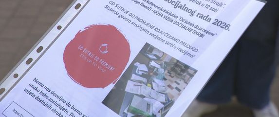 Socijalni radnici nastavljaju bijeli štrajk