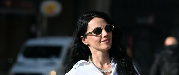 Zagrebačko izdanje u srebrnim štiklama