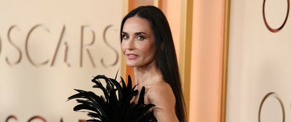 Demi Moore na 98. Oscarima u Gucci haljini