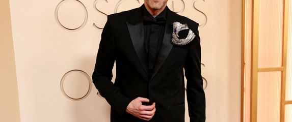 Neki slavni muškarci vole nositi crno od glave do pete