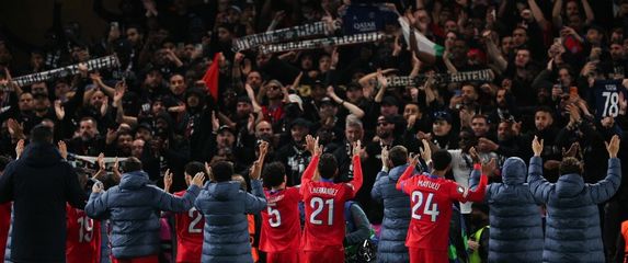 Igrači PSG-a slave pobjedu sa svojim navijačima