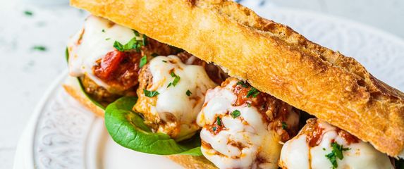 Sendvič s pilećim okruglicama