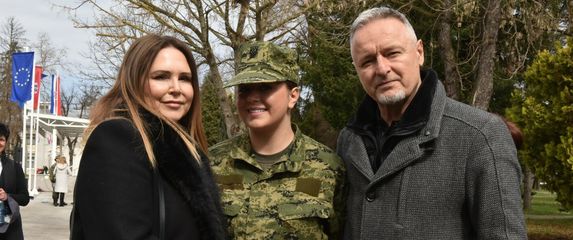 Marko Perković Thompson, Diva Marija Perković, Sandra Perković