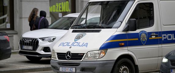Policija