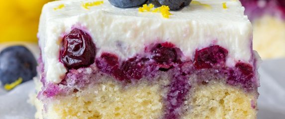 Poke kolač od borovnica