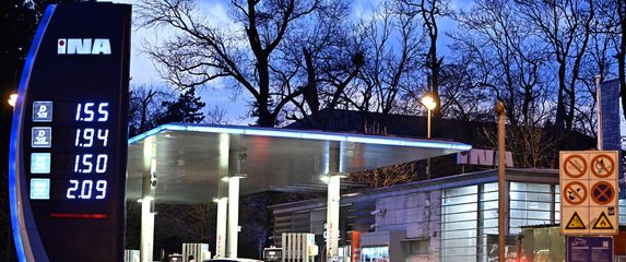 INA-ina benzinska