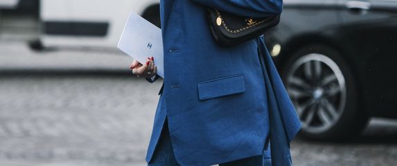 Tamnoplava boja omiljena je u proljetnim mjesecima