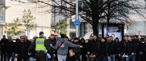 Velšanin protiv stotina navijača BiH