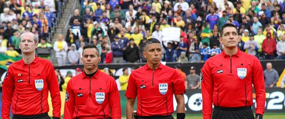 Sudačka postava na utakmici Brazil - Francuska