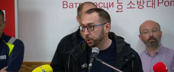 Tomislav Tomašević na izvanrednoj konferenciji za novinare povodom šteta od nevremena