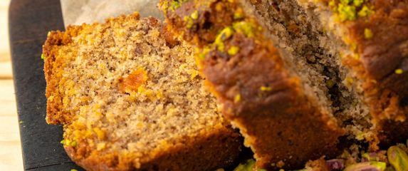 Slatki kruh s pistacijom