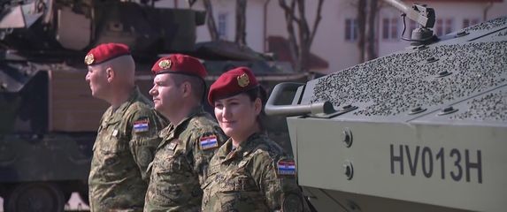 Anušić obišao vojnike u Poljskoj