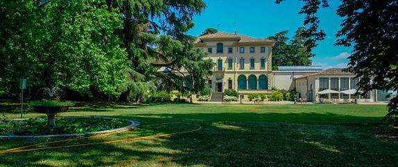 Vila Zaklade Magnani Rocca