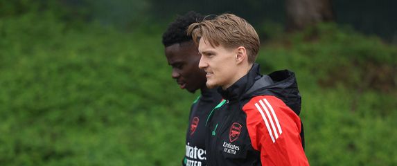 Bukayo Saka i Martin Odegaard