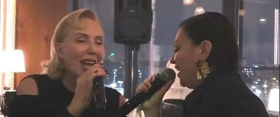 Lepa Brena i Nina Badrić - 1