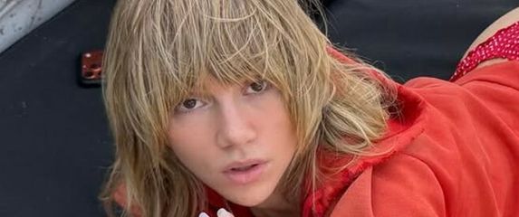 Suki Waterhouse - 5