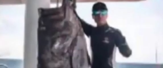 Gigantski ulov kineskih ribara: Ulovili kirnju dugačku 1,8 metara (Screenshot YouTube)