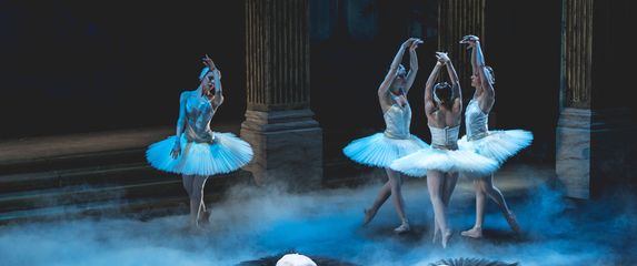 Labuđe jezero na pozornici HNK-a u Zagrebu - 4